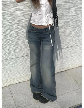 Offset low-rise jeans