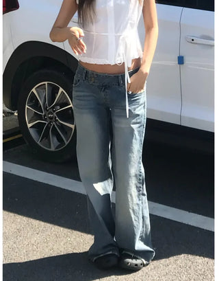 Offset low-rise jeans