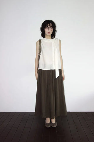 [3 colors] Sleeveless tie-ribbon blouse