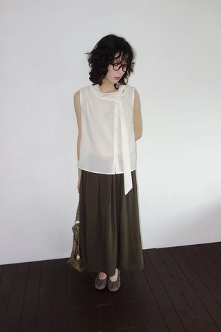 [3 colors] Sleeveless tie-ribbon blouse