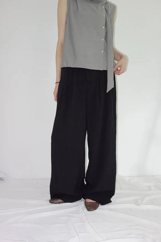 [3 colors] Sleeveless tie-ribbon blouse