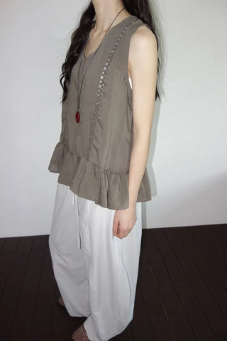 [2 colors] Park V-neck frill blouse