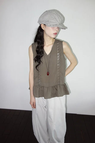 [2 colors] Park V-neck frill blouse