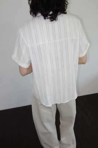 [2 colors] Beach Punching Loose Fit Short Sleeve Shirt