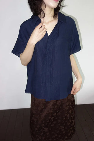 [2 colors] Linen open-collar blouse