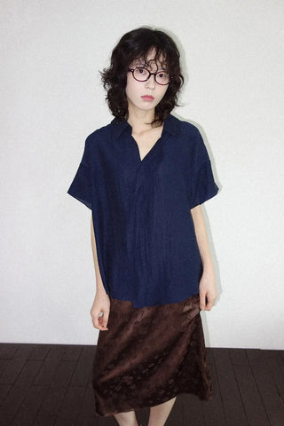 [2 colors] Linen open-collar blouse