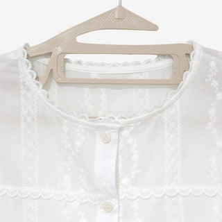 [2 colors] Shine Lace Embroidered Short-Sleeve Blouse
