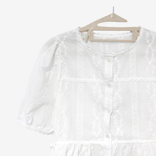 [2 colors] Shine Lace Embroidered Short-Sleeve Blouse
