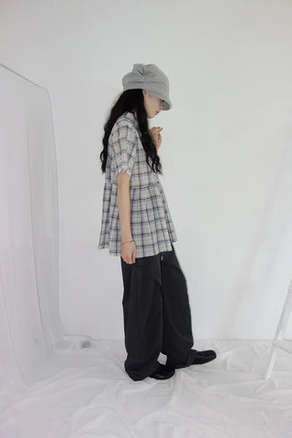 [2 colors] Chikura Round Collar Check Shirt Blouse
