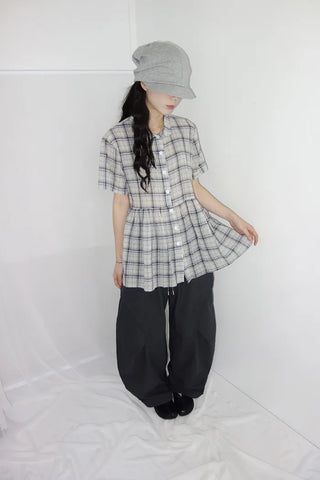 [2 colors] Chikura Round Collar Check Shirt Blouse