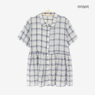 [2 colors] Chikura Round Collar Check Shirt Blouse
