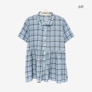 [2 colors] Chikura Round Collar Check Shirt Blouse