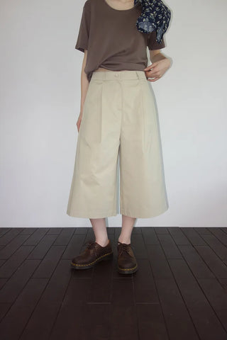[3 colors] Flared Pintuck Bermuda Pants