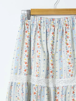 Floral print lace long skirt