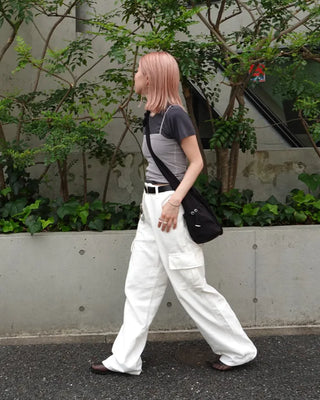 Bust yoke seam half T-shirt