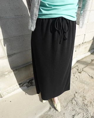 Square-toe ribbon flat shoes