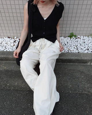 V-neck slim ribbed knit vest