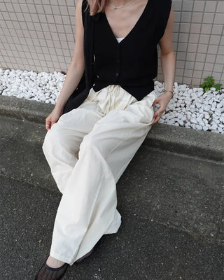 V-neck slim ribbed knit vest