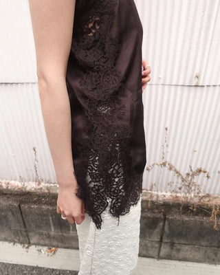 Lace sleeveless mini dress