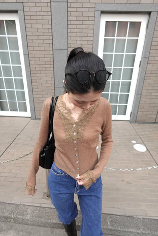 Lace-point V-neck cardigan