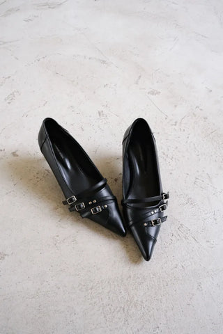 Pointed-toe strap heels