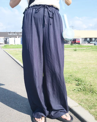 Glossy nylon band button pants