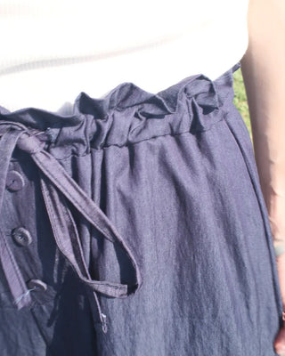 Glossy nylon band button pants