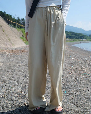 Glossy nylon band button pants