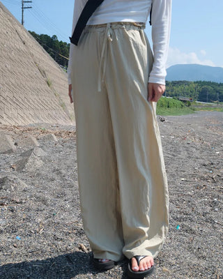 Glossy nylon band button pants