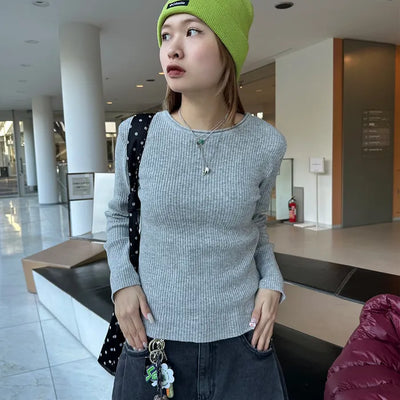 Wool ribbed neckline knit