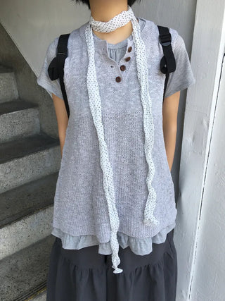 [3 colors] Front button sleeveless top