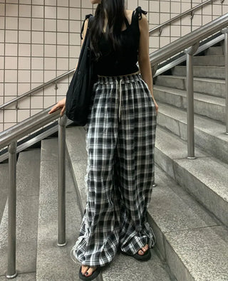 Checkered lace training pants