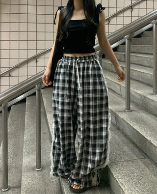 Checkered lace training pants