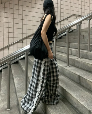 Checkered lace training pants
