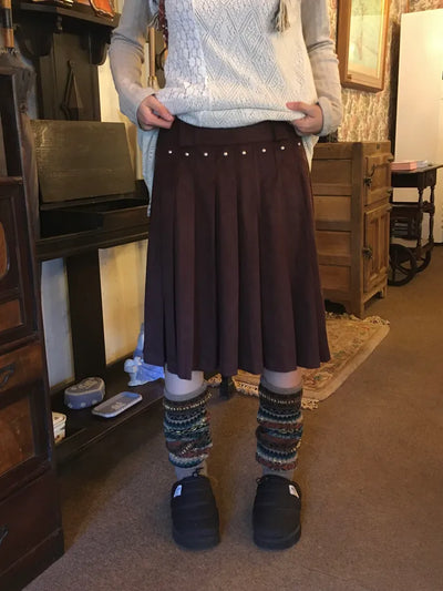 (2 colors) Suede studded pleated skirt