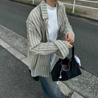 Striped collar shirt
