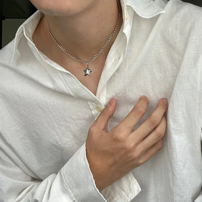Star pendant necklace