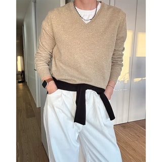 Simple V-neck knit