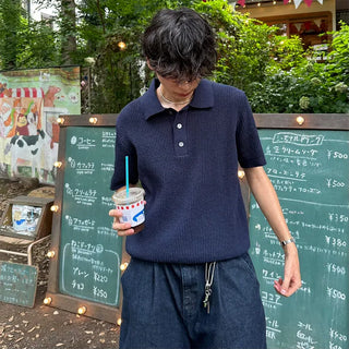 Three-button short-sleeved colored knit