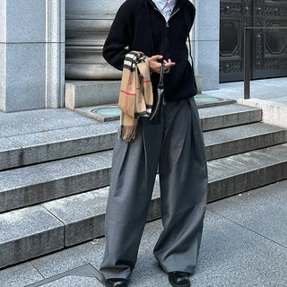 Wide-leg slacks with side pleats