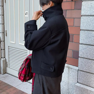 Button-collar half coat