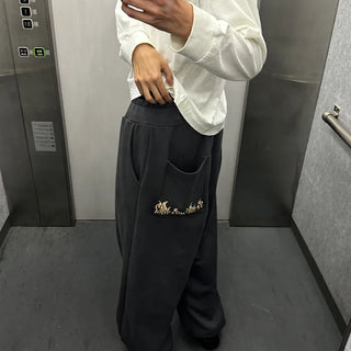 Wide-leg pants with back pockets