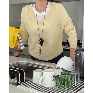 Vivid V-neck knit
