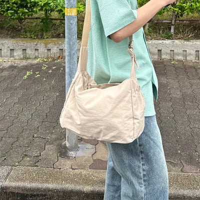 Big pocket shoulder bag