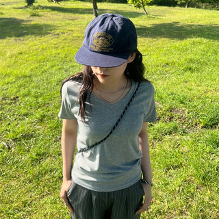 V-neck basic T-shirt