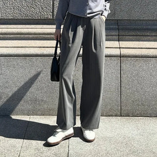 Striped pleated wide slacks