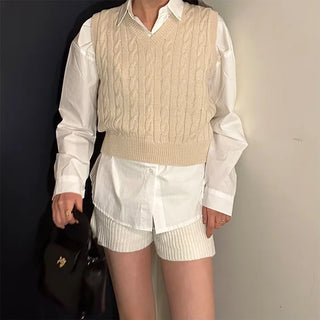Twist V-neck knit vest