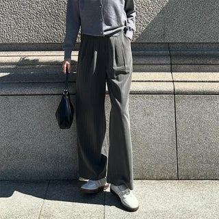 Striped pleated wide slacks