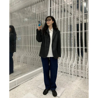 Daily thick-framed glasses