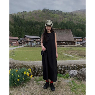 Long sleeveless dress